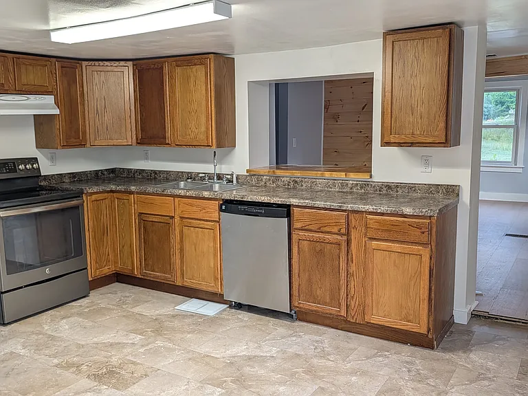 501 Lincoln Ave — Photo 3