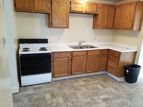 Unit # 1 large eat - in Kitchen