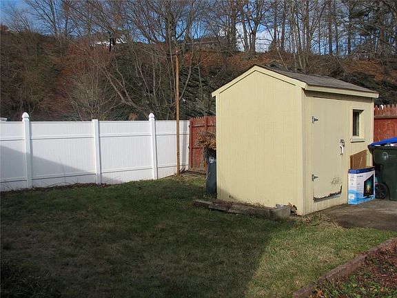 5th image of 141 De Pinedo St