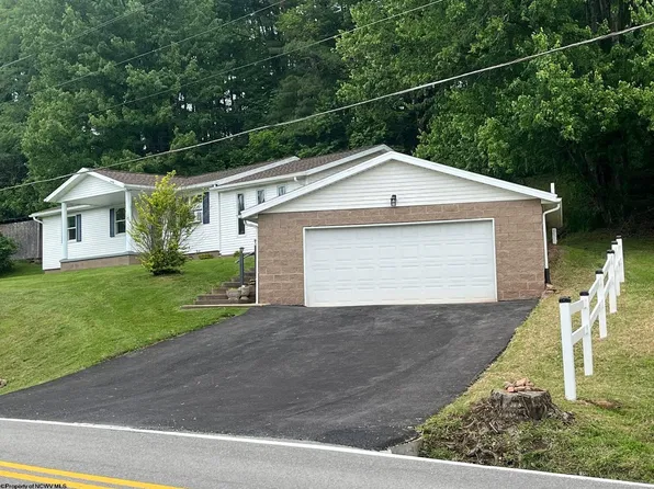 1504 Brushy Fork Rd, Buckhannon, WV 26201