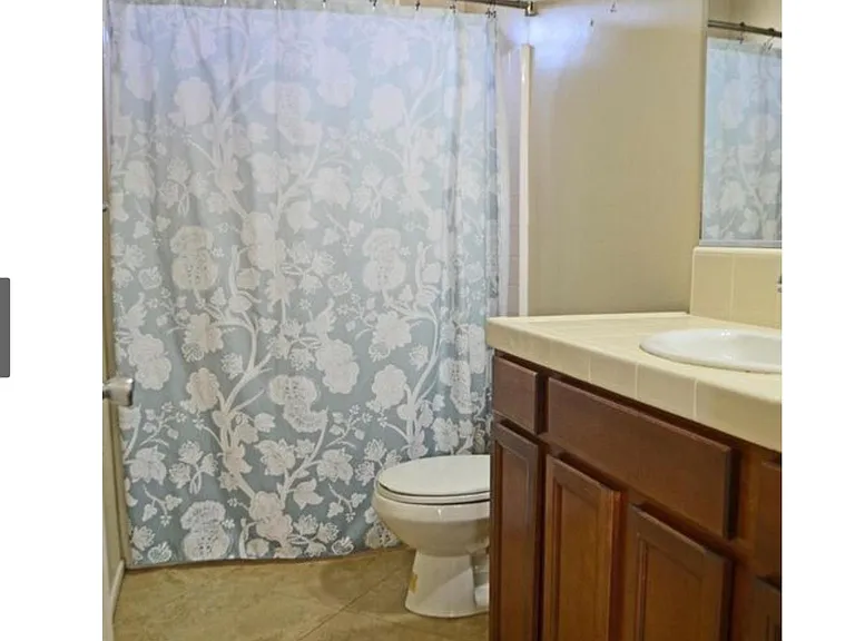 9415 Sleepy Hollow Ln — Photo 11
