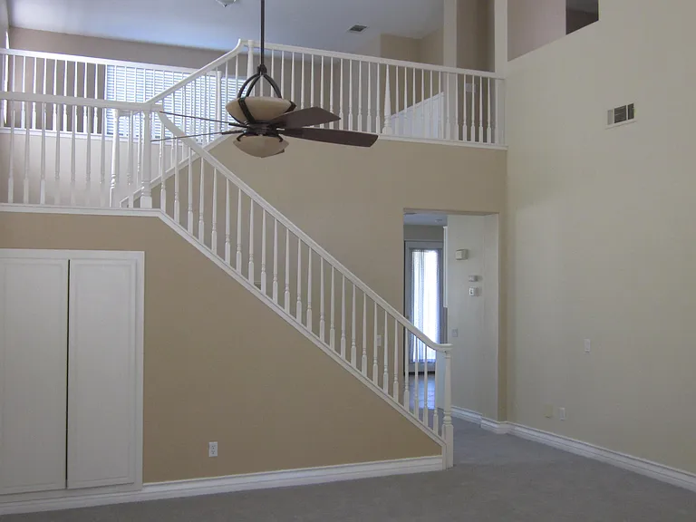 38129 Augusta Dr — Photo 2