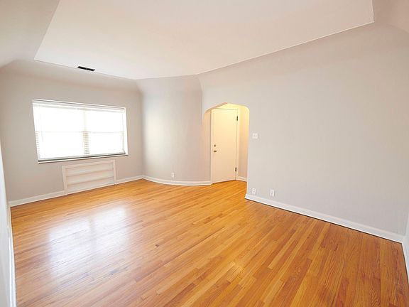 Spacious living room!