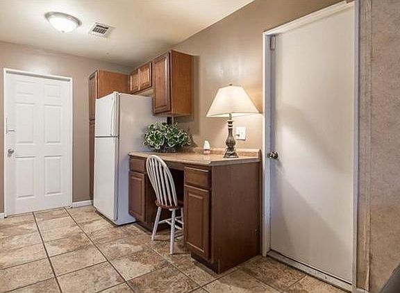 5th image of 3707 Dodson Ave