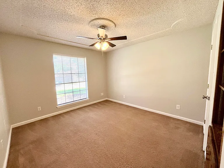 5008 Millsprings Dr — Photo 15