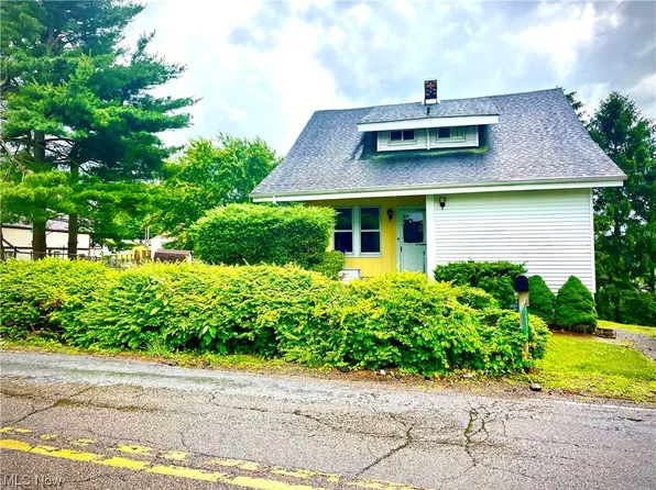 56878 Ferryview Rd, Martins Ferry, OH 43935