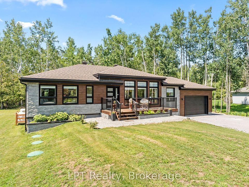 1st image of 61 Pinewood Blvd