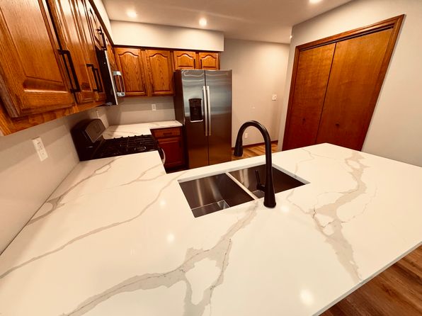 111 Juniper Dr, Schererville, IN 46375