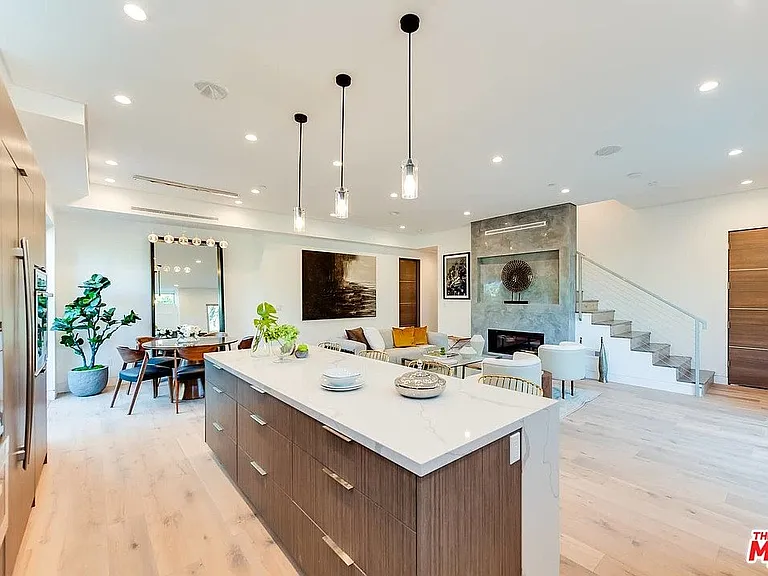 801 N Kilkea Dr — Photo 33