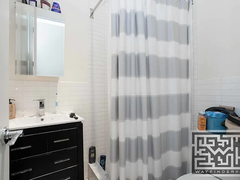310 W 21st St #8 — Photo 11