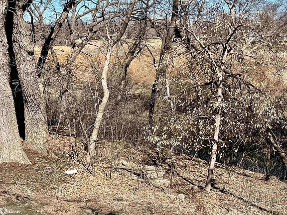 5th image of 415 W Pleasant Ridge Rd