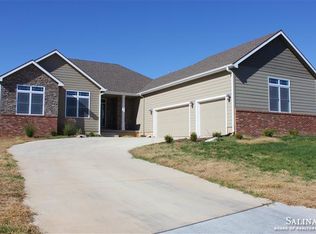 2114 Columbine Ter, Salina, KS 67401