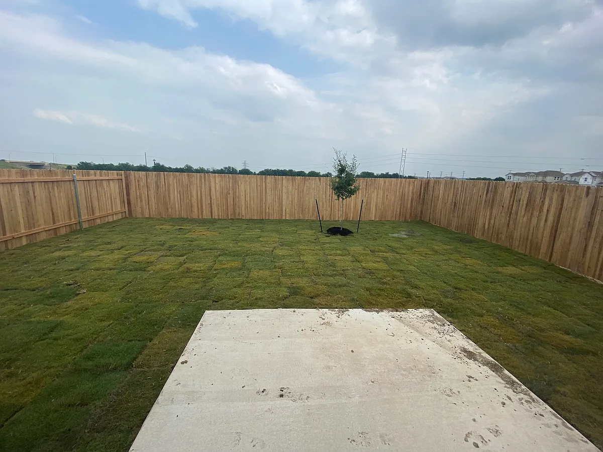 Building Photo - 1020 Brambles Dr