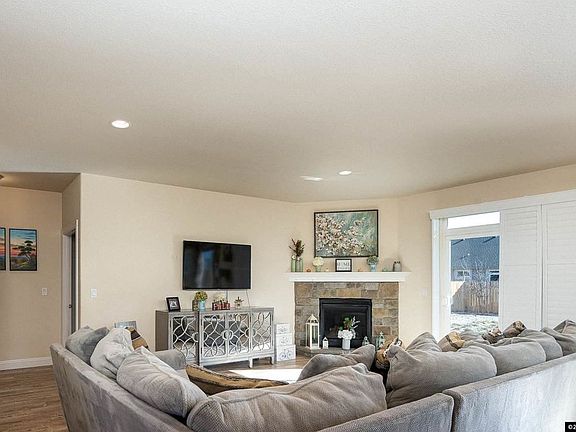 5th image of 1113 Chantel Dr