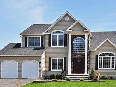 1st image of 4 Farmhouse Ln