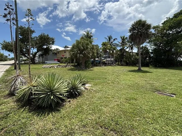  Dolphin ST, BONITA SPRINGS, FL 34134