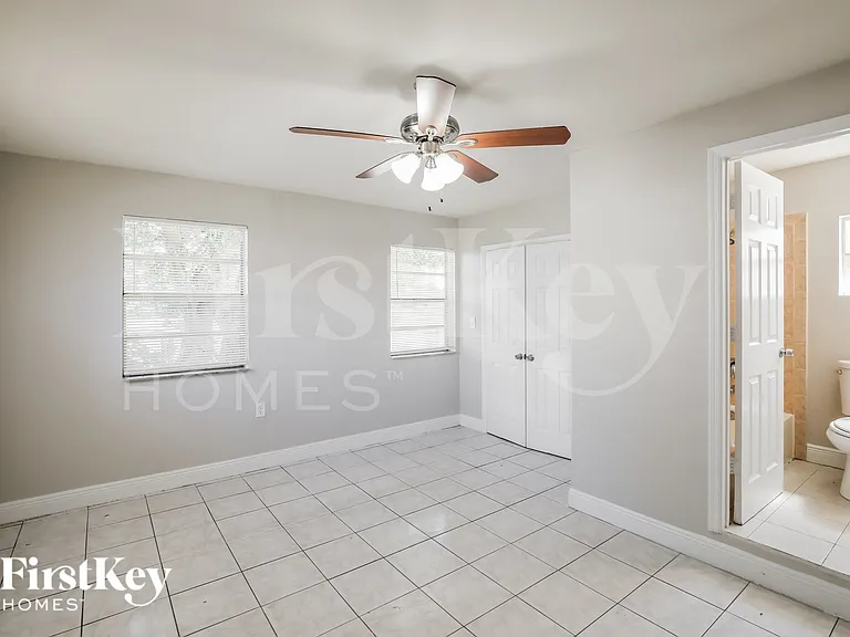 2261 NW 172nd Ter — Photo 8
