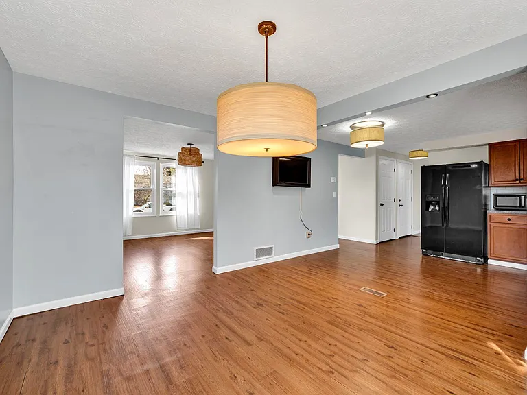 880 Ruskin Dr — Photo 6