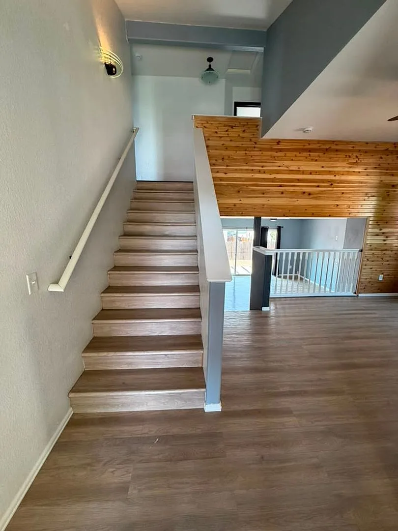 Spacious 4 Bed / 3 Bath Home in Desirable Greeley Neighborhood Immediate Move-In — Photo 2