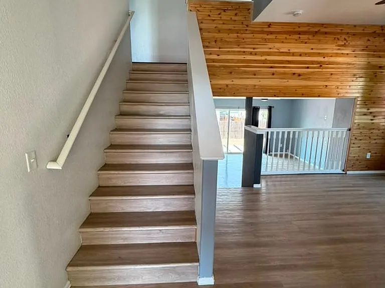 2827 Aspen Ave — Photo 2