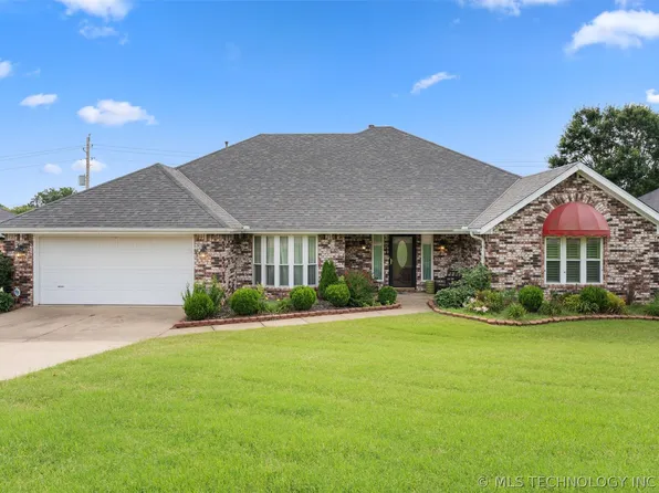 1018 Arbor Dr, Bartlesville, OK 74006