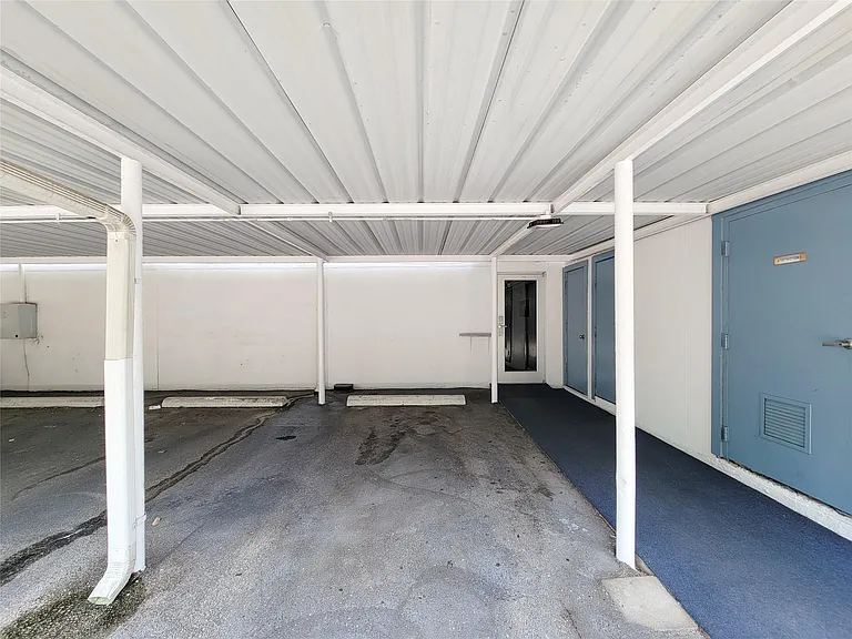 2601 Bellefontaine St #A104 — Photo 36