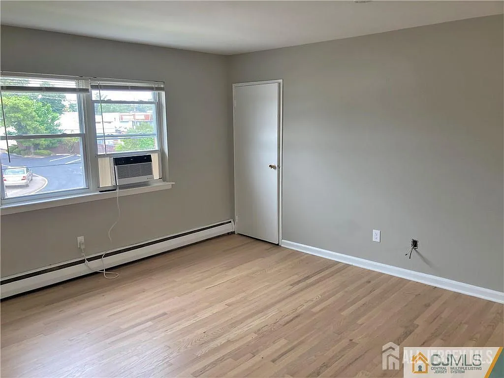 1 bed, 1.0 bath, $1,700 — Photo 4