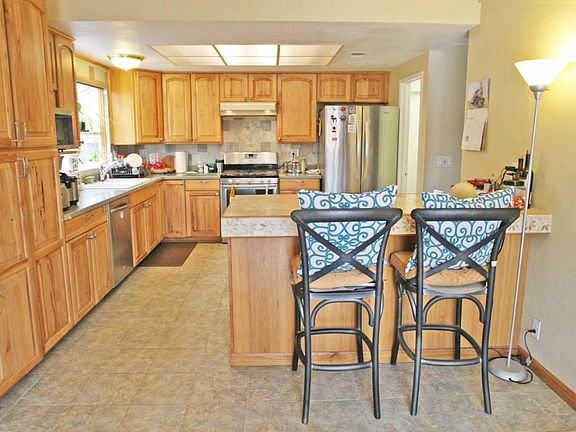 5th image of 1555 Barberry Ct