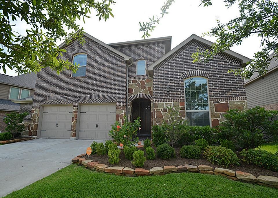 1st image of 2846 Park Hills Dr