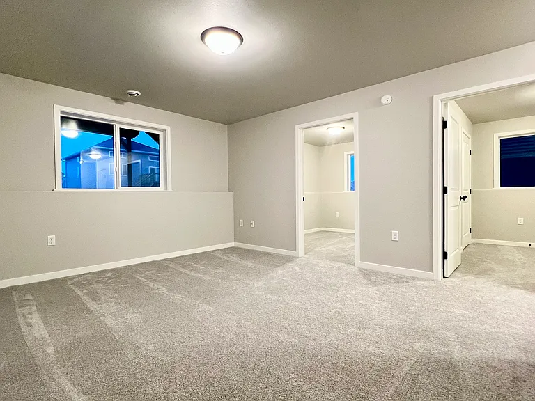6868 Thomas St — Photo 11