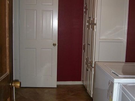 5th image of 115 Little John St
