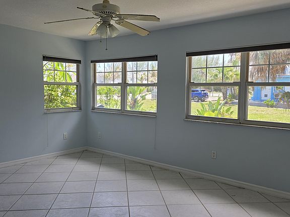 4th image of 1125 S Ocean Dr APT B
