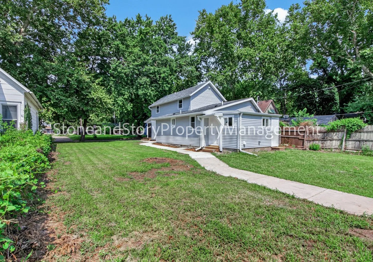 New Remodeled! 4 Bedroom 2 Bath — Photo 3