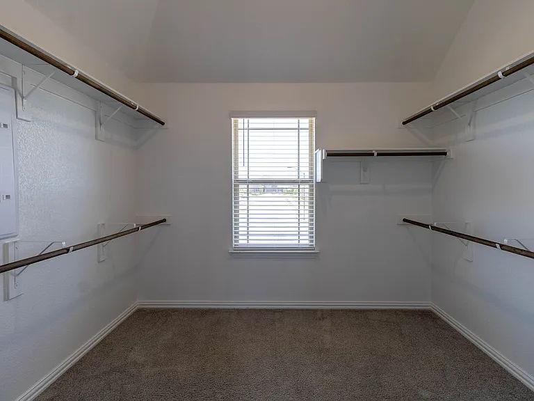 19337 Pilton Dr — Photo 35