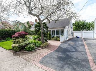 1705 Bay Blvd, Atlantic Beach, NY 11509