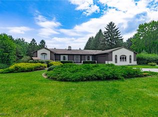 18781 Thorpe Rd, Chagrin Falls, OH 44023