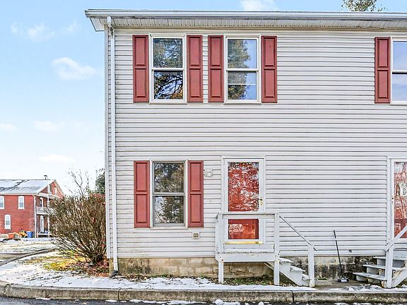 2nd image of 143-145 15th St #Townhouse 9