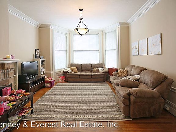 2nd image of 1737 Broadway APT B