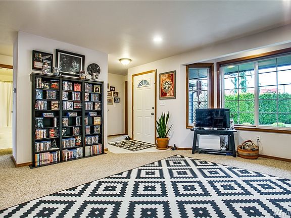 5th image of 2819 113th Ave NE