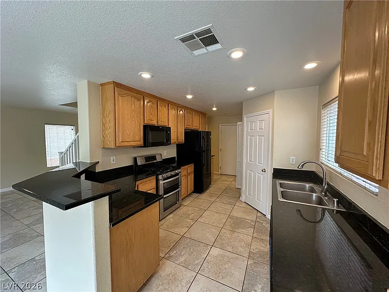 840 Percy Arms St — Photo 10