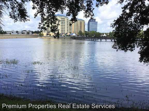 2nd image of 133 Oyster Bay Cir APT 360