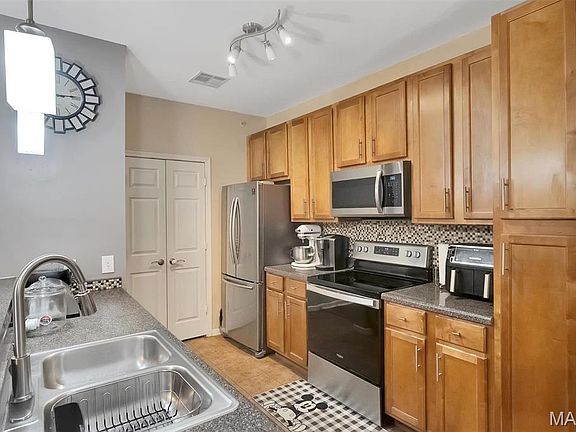 4th image of 37 Kassebaum Ln APT 205