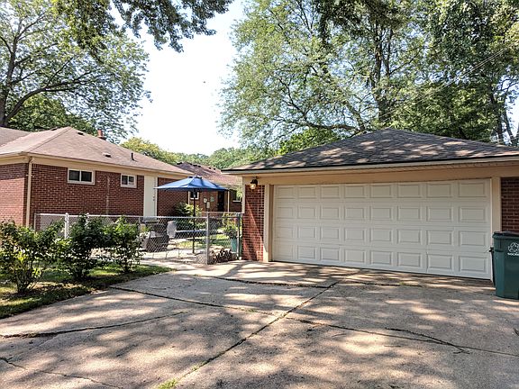 3rd image of 10000 Oak Park Blvd