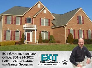 6945 Olive Damsel Ct, Hughesville, MD 20637