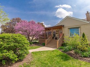 9901 S Trumbull Ave, Evergreen Park, IL 60805