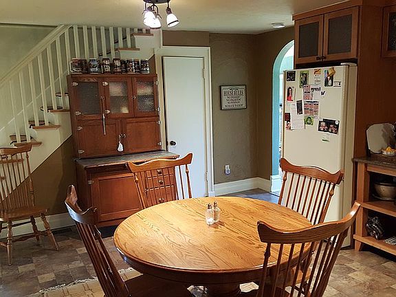 Kitchen Staircase & 1/2 Bath