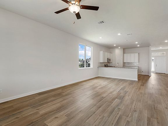 4th image of 1453 Lake Ridge Dr