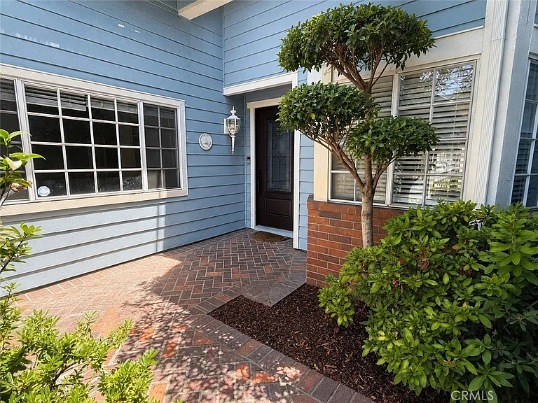600 Wakefield Ct #102 — Photo 3