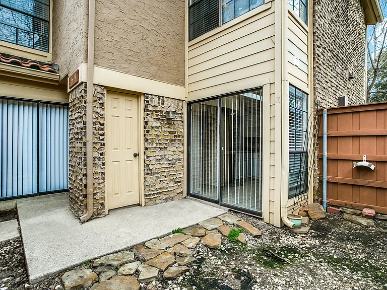 2621 Piedras Dr — Photo 1