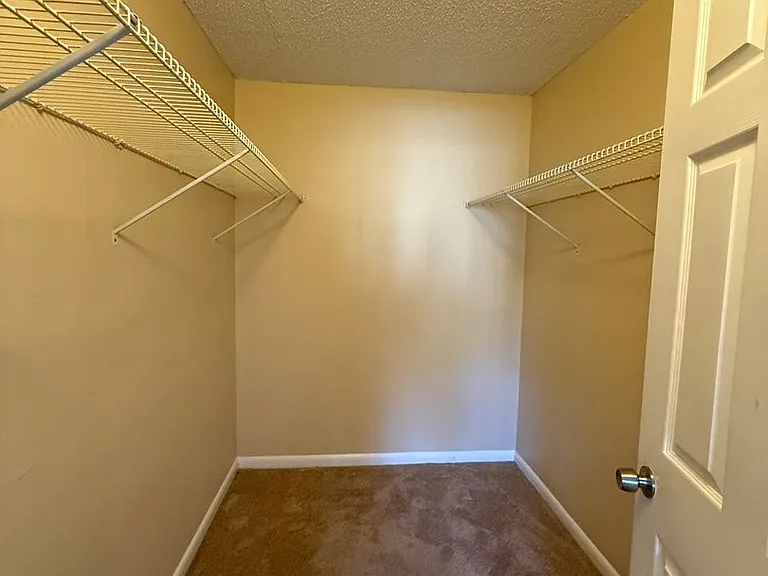 3380 Crystal Ct E #B — Photo 14